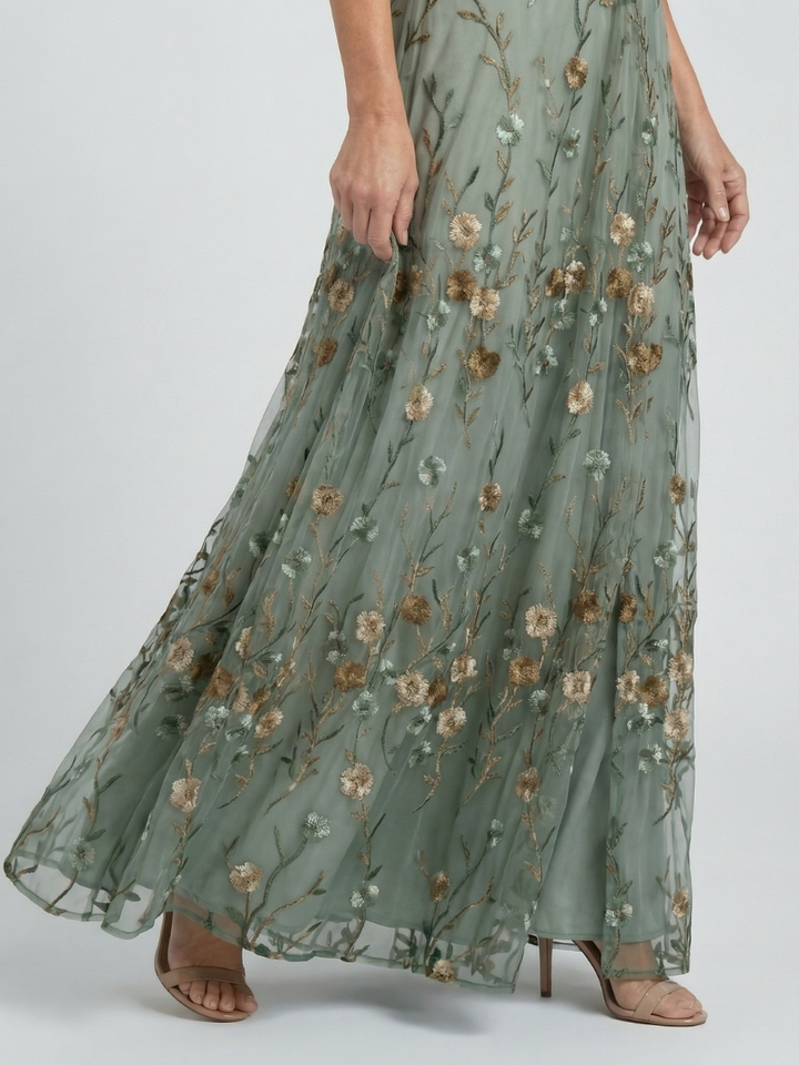 Selena™ | Vestido Maxi Halter Floral en Verde Salvia