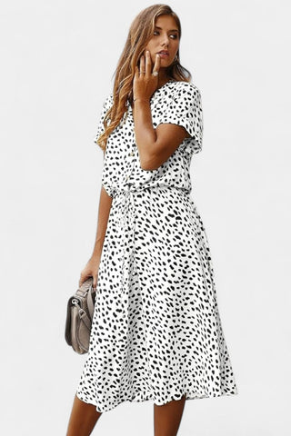 Rovena Vestido Midi de Lunares con Cuello Camisero y Cintura Ajustable