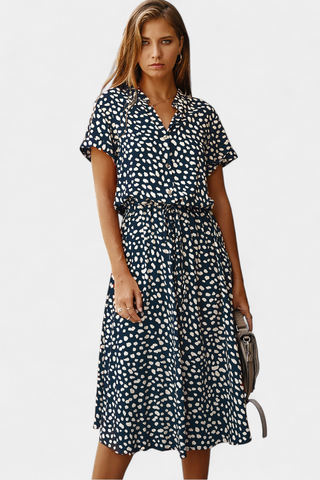 Rovena Vestido Midi de Lunares con Cuello Camisero y Cintura Ajustable